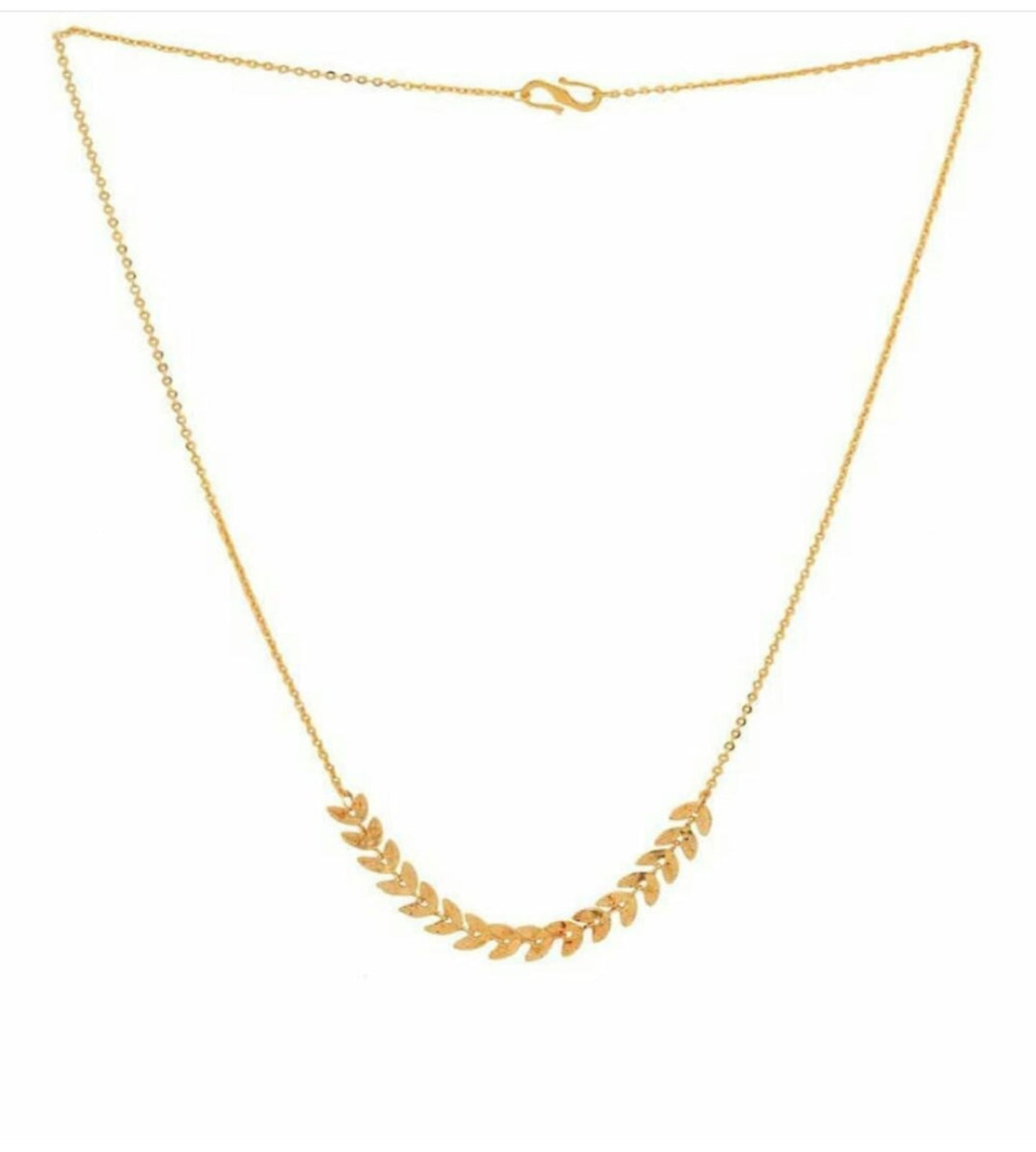 Elegant Leaf Design Necklace
