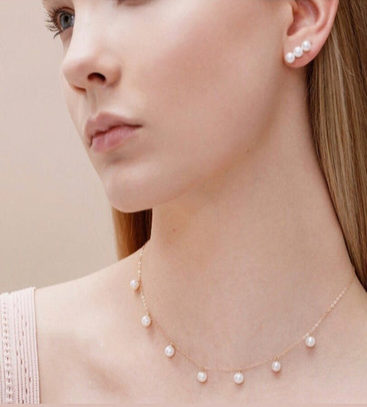 Elegant Chain with Dangling Pearls Necklace