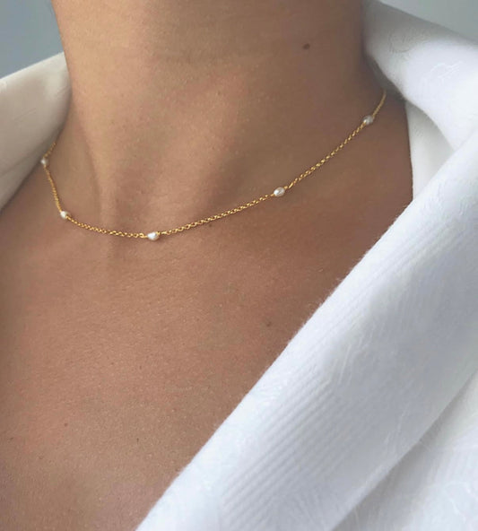 Minimalist Chain Necklace with Freshwater Pearls