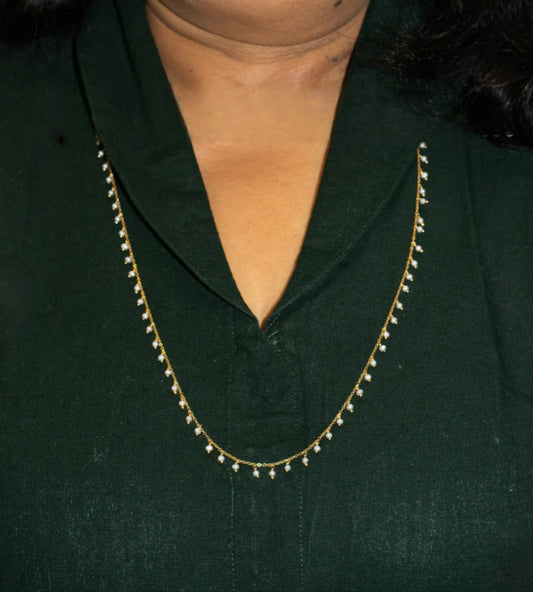 Traditional Chain Necklace with Hanging Pearl Droplets
