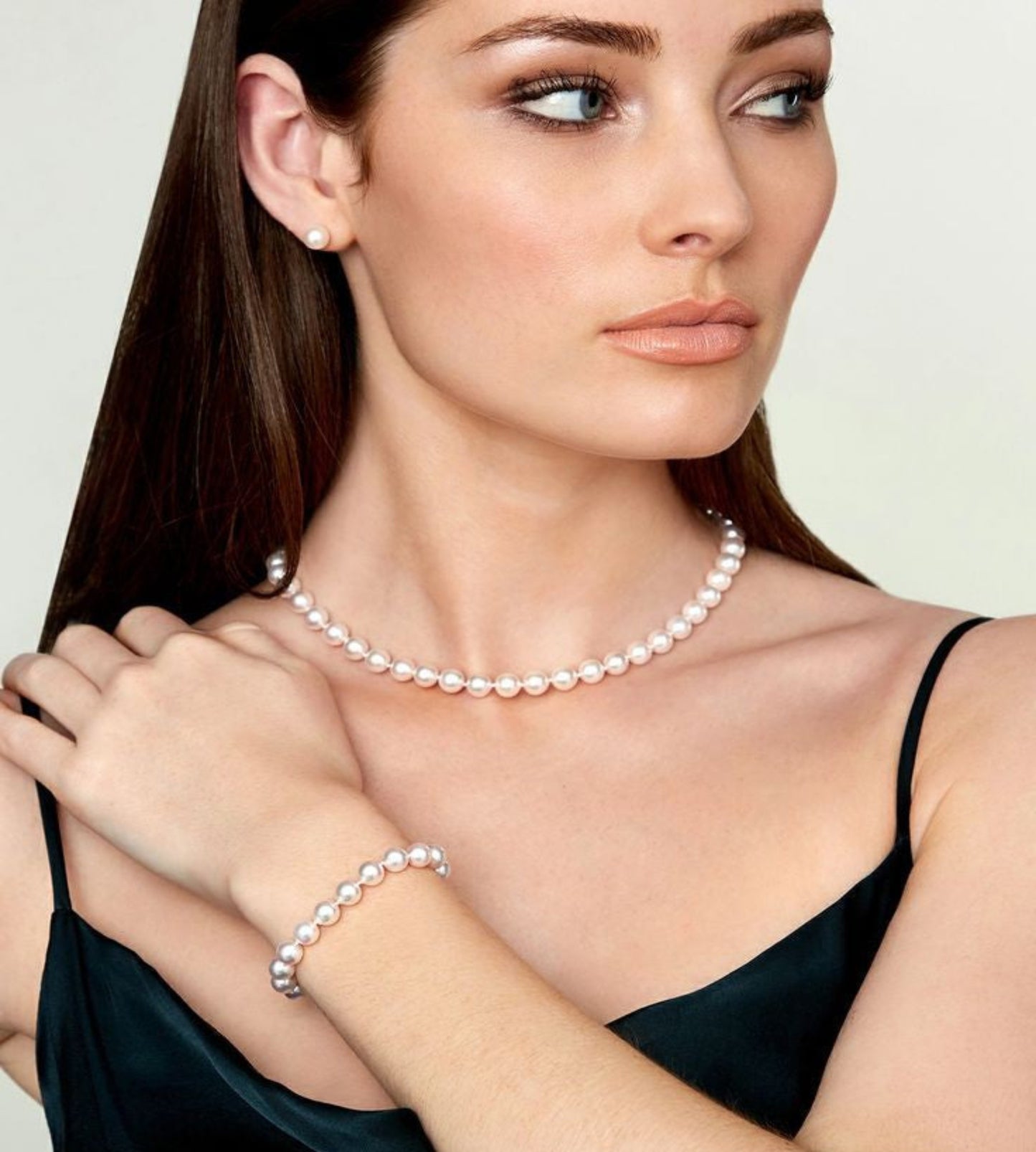 Classic Pearl Necklace and Bracelet Set