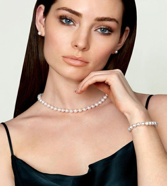 Classic Pearl Necklace and Bracelet Set