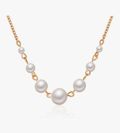 Elegant Chain Necklace with Graduated Pearl Accents
