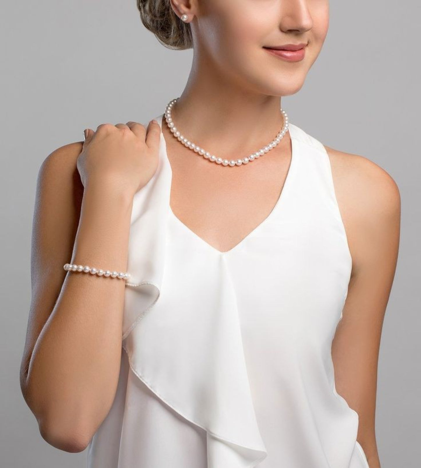 Classic Pearl Necklace and Bracelet Set