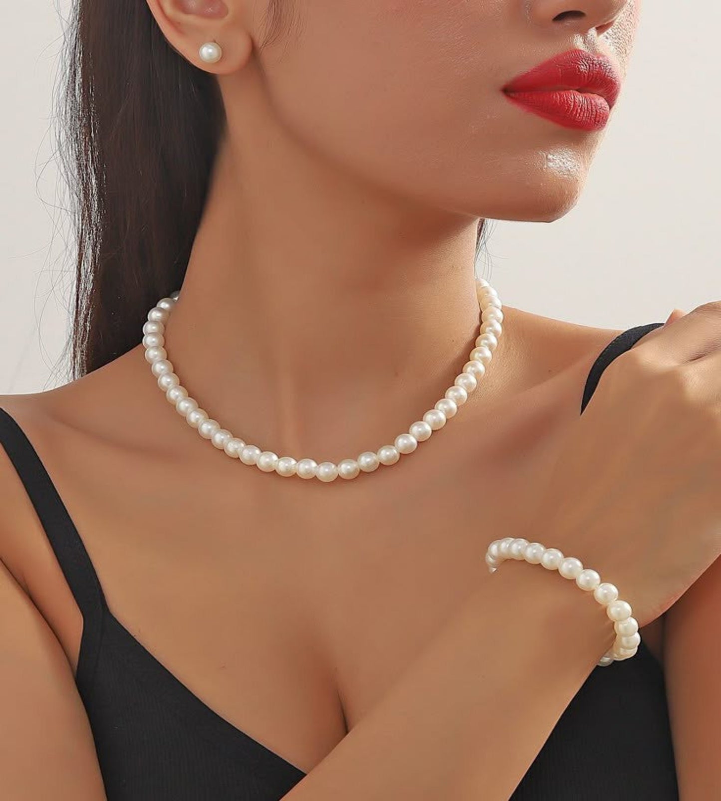 Classic Pearl Necklace and Bracelet Set
